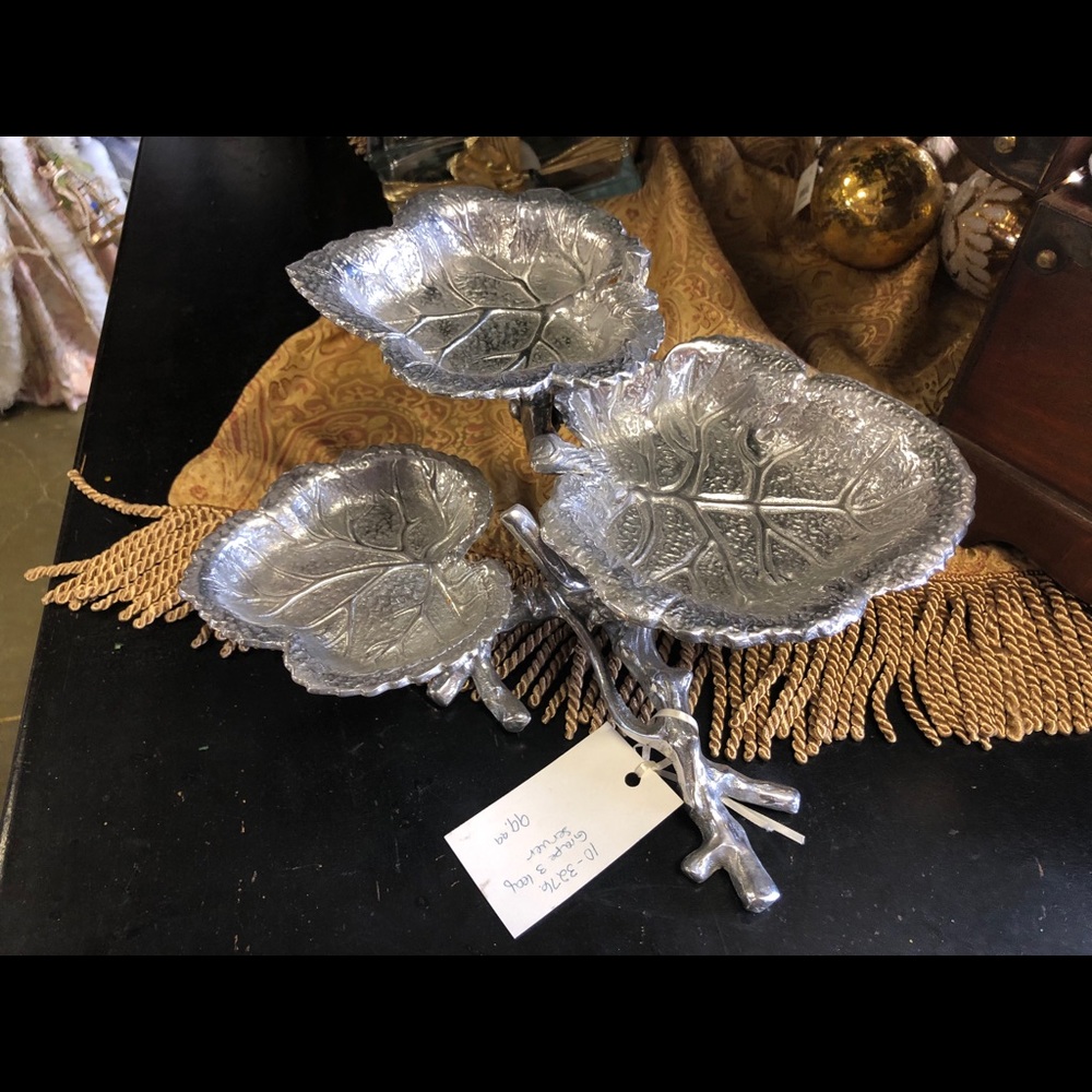 Grape Three Leaf Server